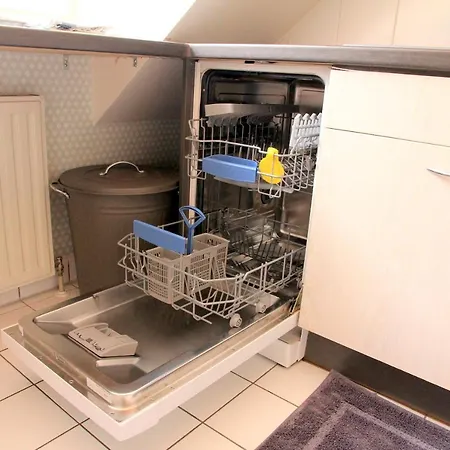 Ruhige Gemuetliche 2z-whg In S-west Daire Stuttgart