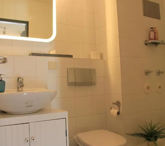 Ruhige Gemütliche 2z-whg In S-west *